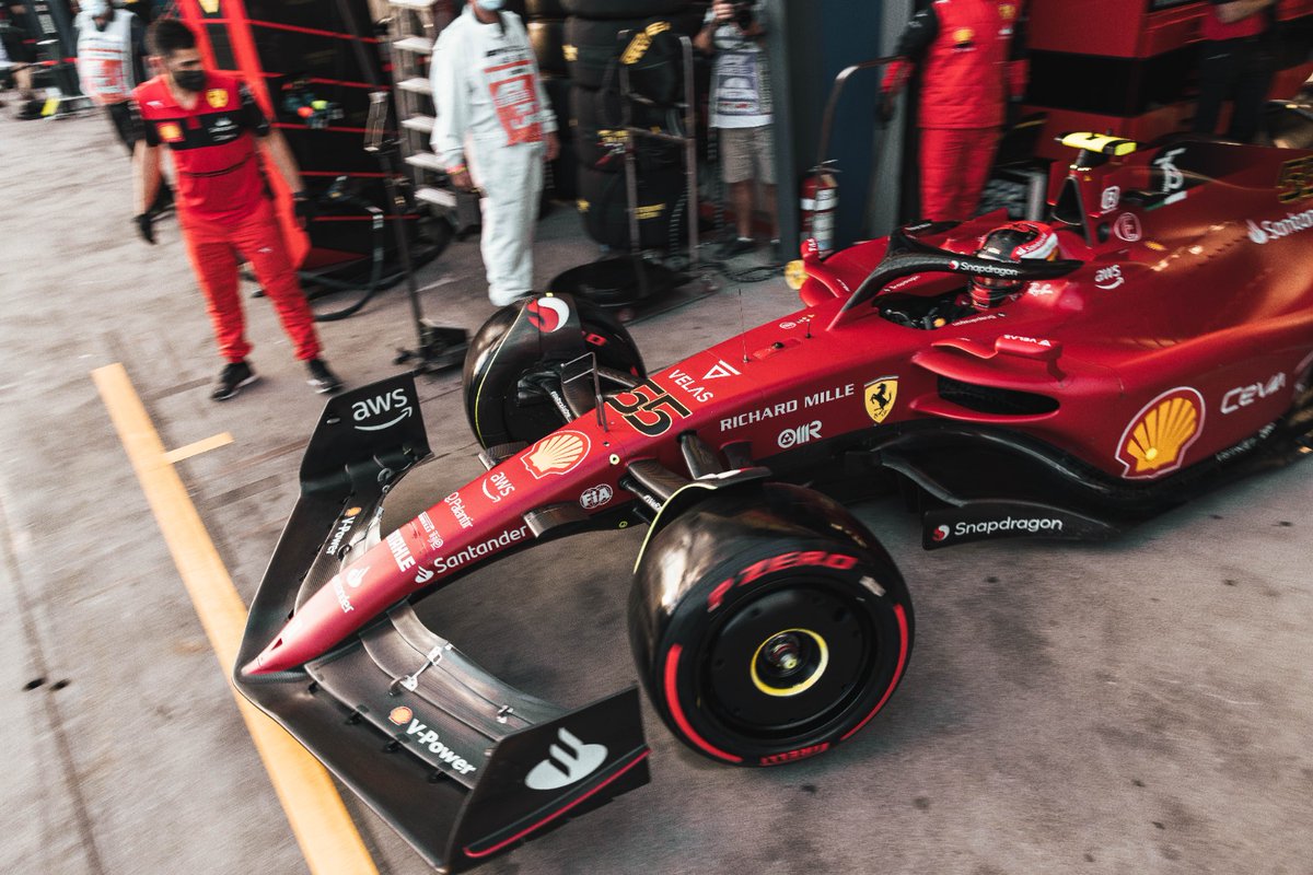 Carlossainz55's tweet photo. 🇦🇺 Difficult to digest. Had to change the steering wheel before the start and the new one also had an issue, so the anti-stall was triggered. Trying to recover I made a mistake and that was it. Congrats to the team and to Charles. On to Imola.

👉https://t.co/ReLBPtxsFP https://t.co/oLOj7jw3fC