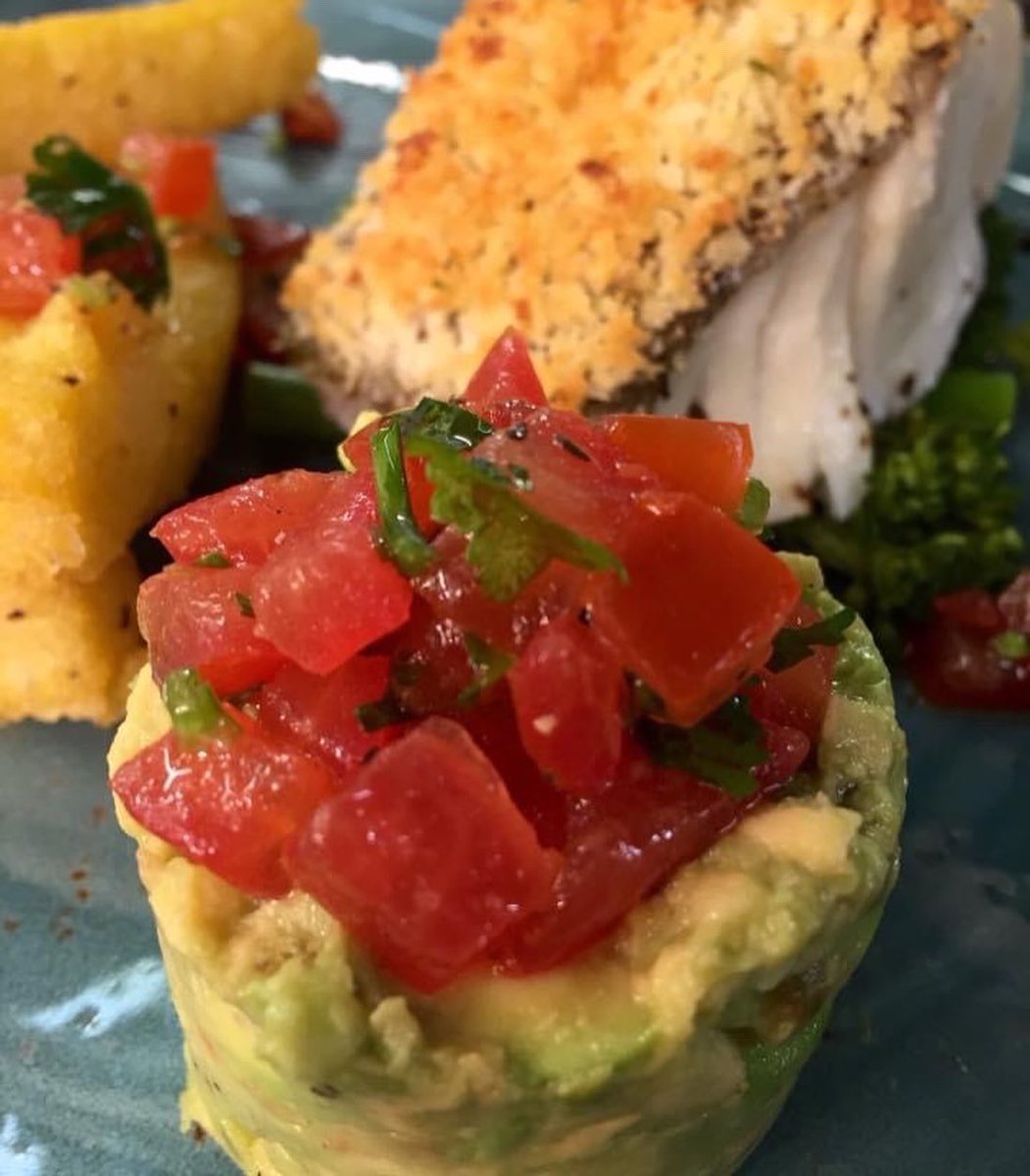 ChefsPass's tweet photo. Panko crusted cod with polenta chips, salsa and guacamole #codling #britishfish #seafood #polenta #polentachips #salsa #guacamole https://t.co/D12uHwnwx5