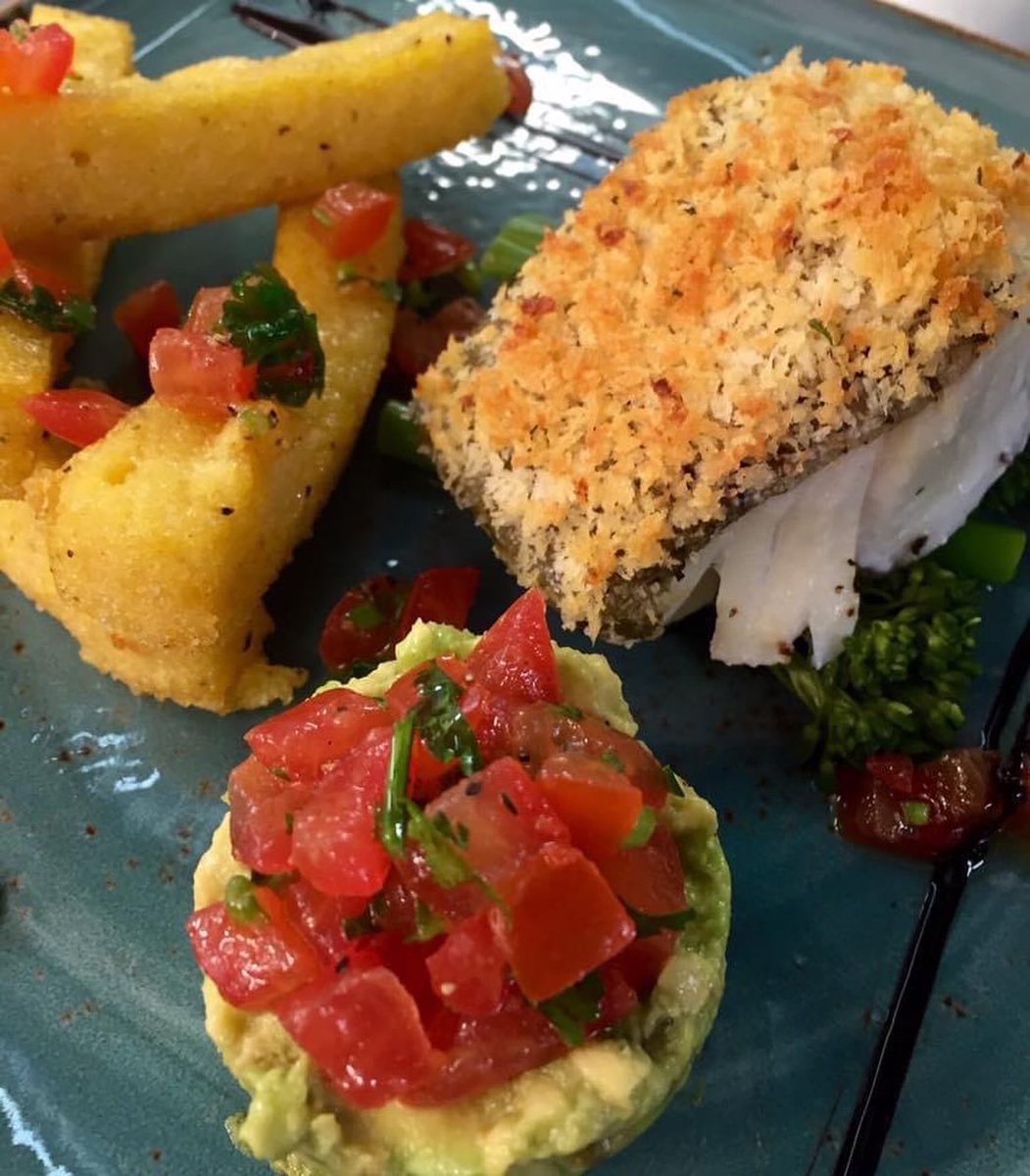 ChefsPass's tweet photo. Panko crusted cod with polenta chips, salsa and guacamole #codling #britishfish #seafood #polenta #polentachips #salsa #guacamole https://t.co/D12uHwnwx5