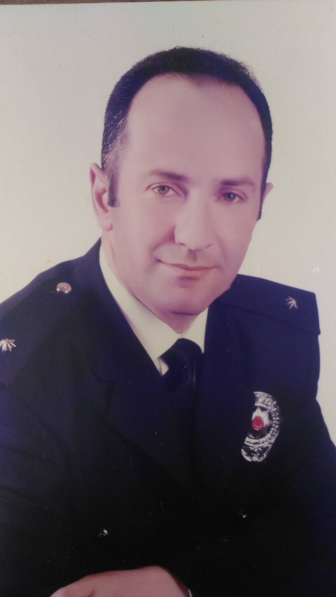 #PolisHaftası KHK ile bir gecede mesleklerinden ihraç edilen başta benim eşim olmak üzere bütün polislerin günü kutlu olsun.