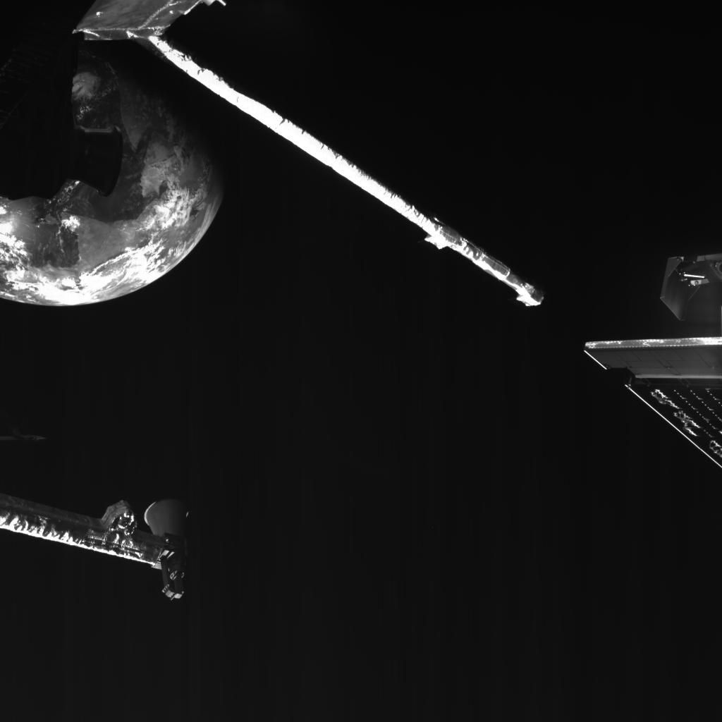 EuroSpaceHist's tweet photo. #OTD 10 April 2020, the joint #ESA/@JAXA_en @BepiColombo mission captured some stunning pictures of Earth during its flyby on the 7 year journey to #Mercury @esascience 👉 https://t.co/qluntGkwD5 https://t.co/yz7ZkVNWvS