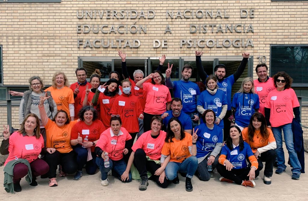 PsiCoachUNED's tweet photo. Qué bien que por fin hemos podido volver a vivir una nueva experiencia de "Coaching Outdoor" con nuestros alumnos 🙌🤗🔝🤙 #CoachingOutdoor  #TrabajoEnEquipo #Liderazgo #AltoRendimiento #Comunicación https://t.co/tcGqUPEQMA