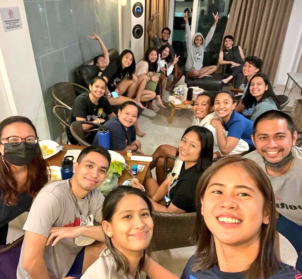 allforbeatriz's tweet photo. best people 💜 https://t.co/kfqHXuTMiW
