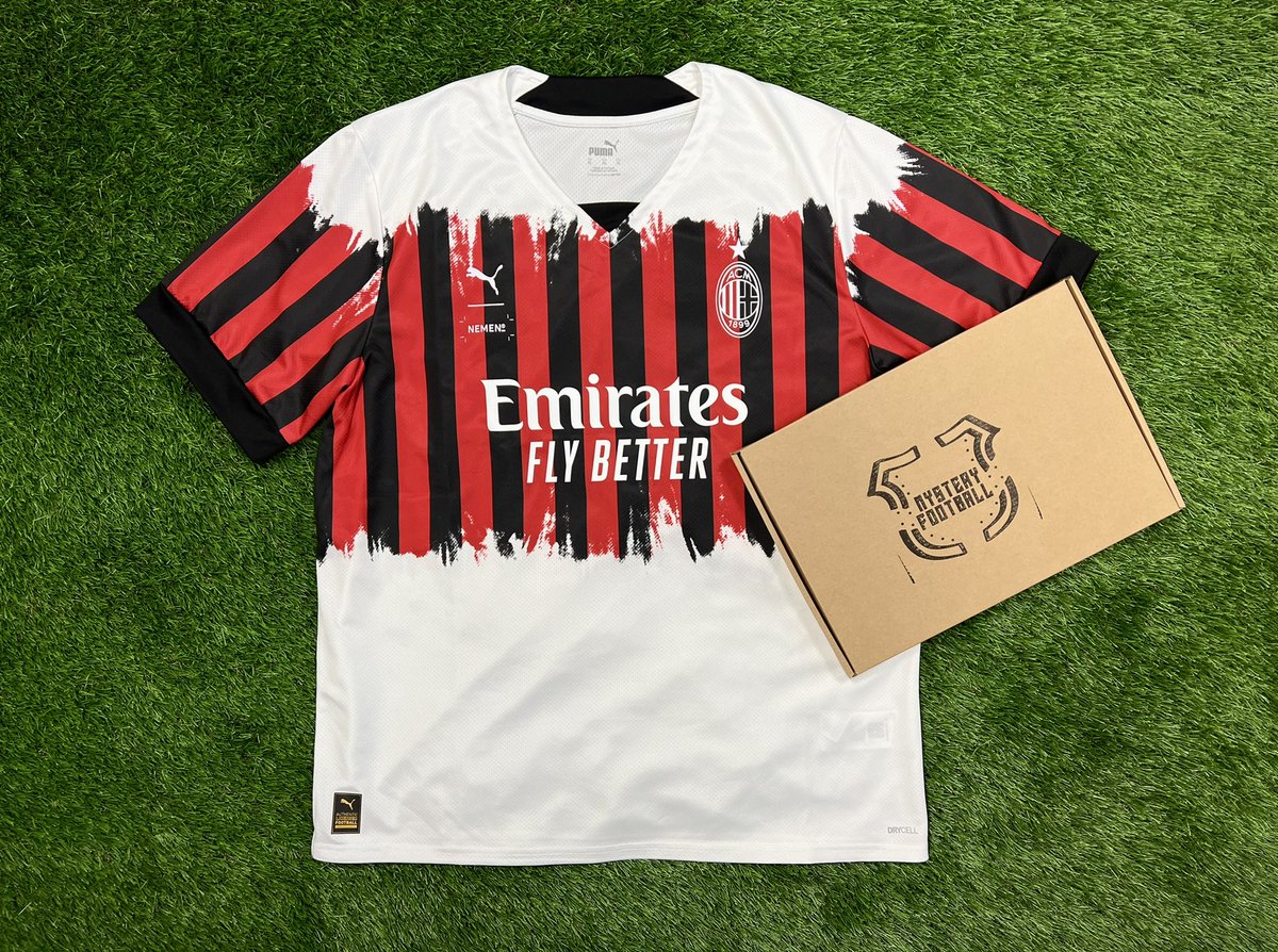 mysteryfootball's tweet photo. If there is a goal scored in the Manchester City vs Liverpool game, we will give away a Mystery Football shirt to one lucky follower! 🏴󠁧󠁢󠁥󠁮󠁧󠁿

To enter: 
1️⃣ RT this tweet
🤝 Follow us

Good luck! 🤞🏻 https://t.co/OFGU8gHmqT