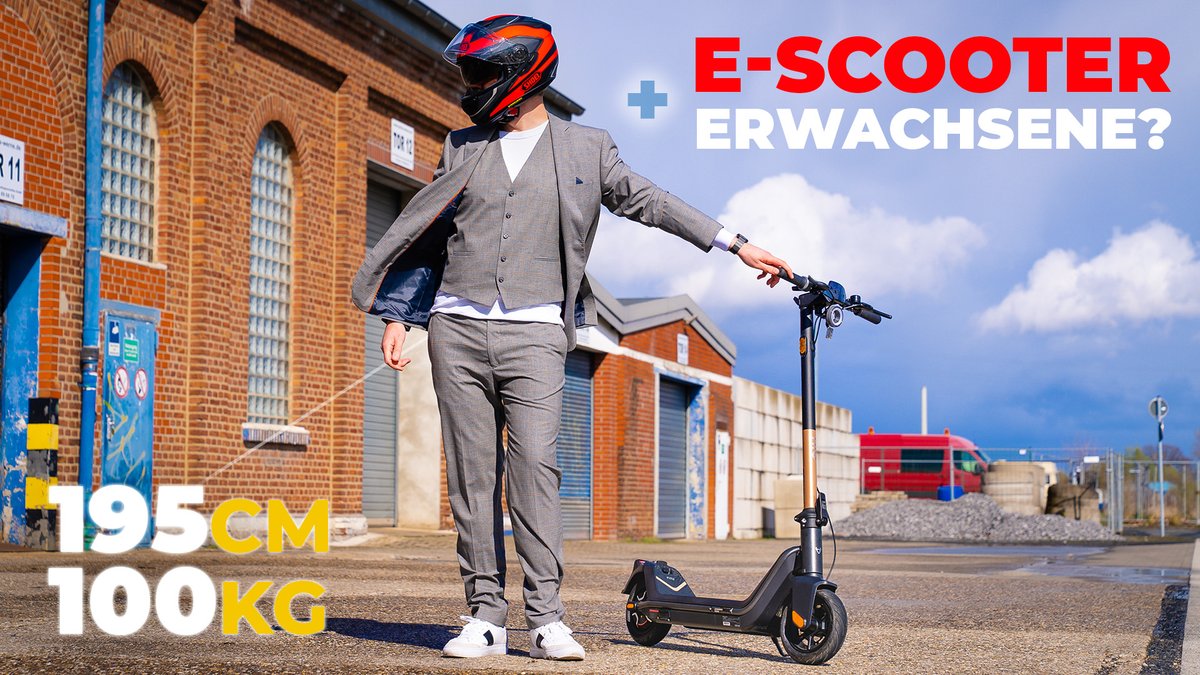 mpoxDE's tweet photo. Ich und ein E-Scooter! Ob das mit 195cm Körpergröße und knapp 100kg funktioniert? Im ausführlichen Testvideo berichte ich von meinen Erfahrungen und teste den E-Roller mit Straßenzulassung ausführlich, viel Spaß: https://t.co/pSQTfbQqI7 https://t.co/Z91xD1Zzn4