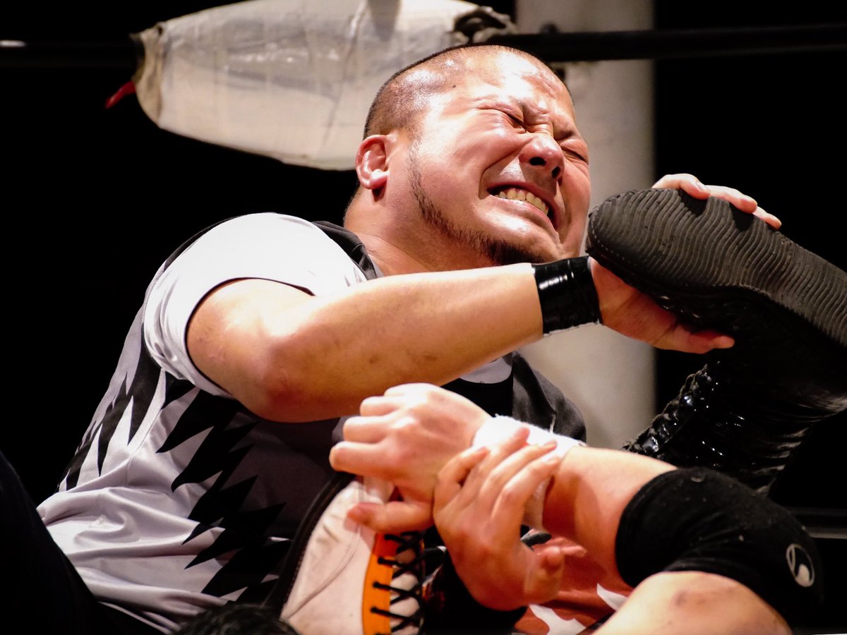 katsuo59179356's tweet photo. 2022.04.09新木場1stRING
大日本プロレス大会
#塚本拓海 選手
#CCW認定カナディアンヘビー級王者
#pw_basara
#strongbj
#bjw
#大日本プロレス https://t.co/ZyedsHqgu6