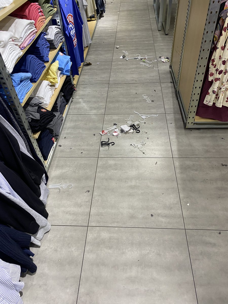 MoreWithRyan's tweet photo. @PicknPay I’m truly not impressed about the cleanliness of your shop. It’s discussing https://t.co/EAOHvY3pcJ