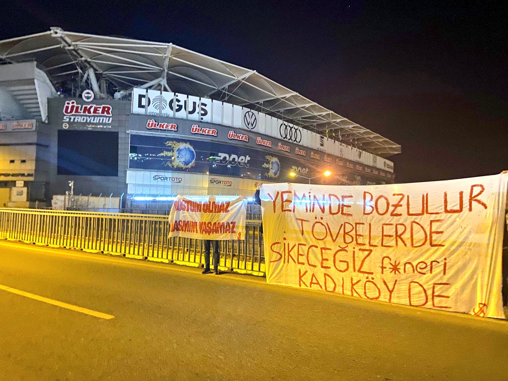 Galatasaray taraftarı sahurda Kadıköy'deydi.