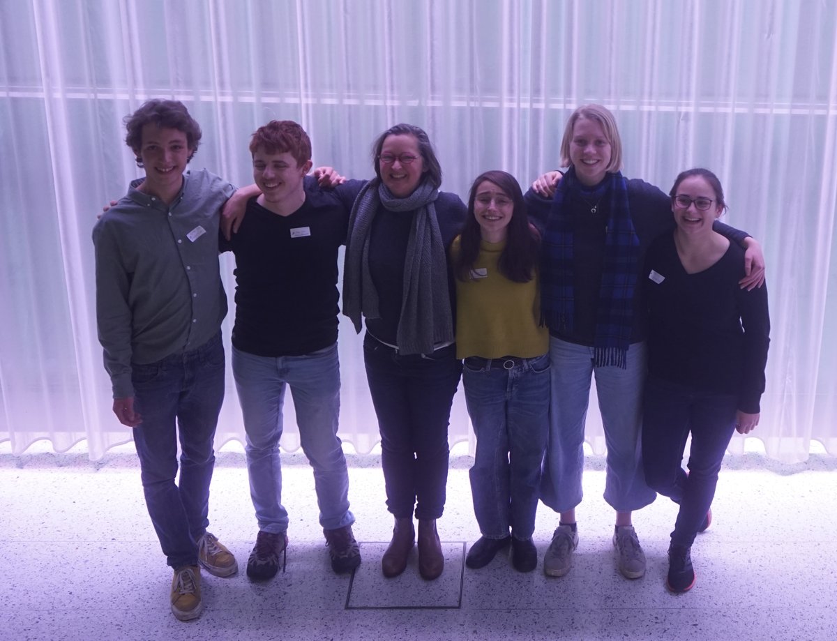 wissreporter's tweet photo. Die #Wissenschaftsreporter in Berlin - bei #Jms22. Wie #Jugendliche ihre Themen selbst in die #Medien bringen und gehört werden. Auch spannende andere Medienprojekte mit Jugendlichen waren dabei. Sehr inspirierend für uns! https://t.co/RrV7Qs1gwb