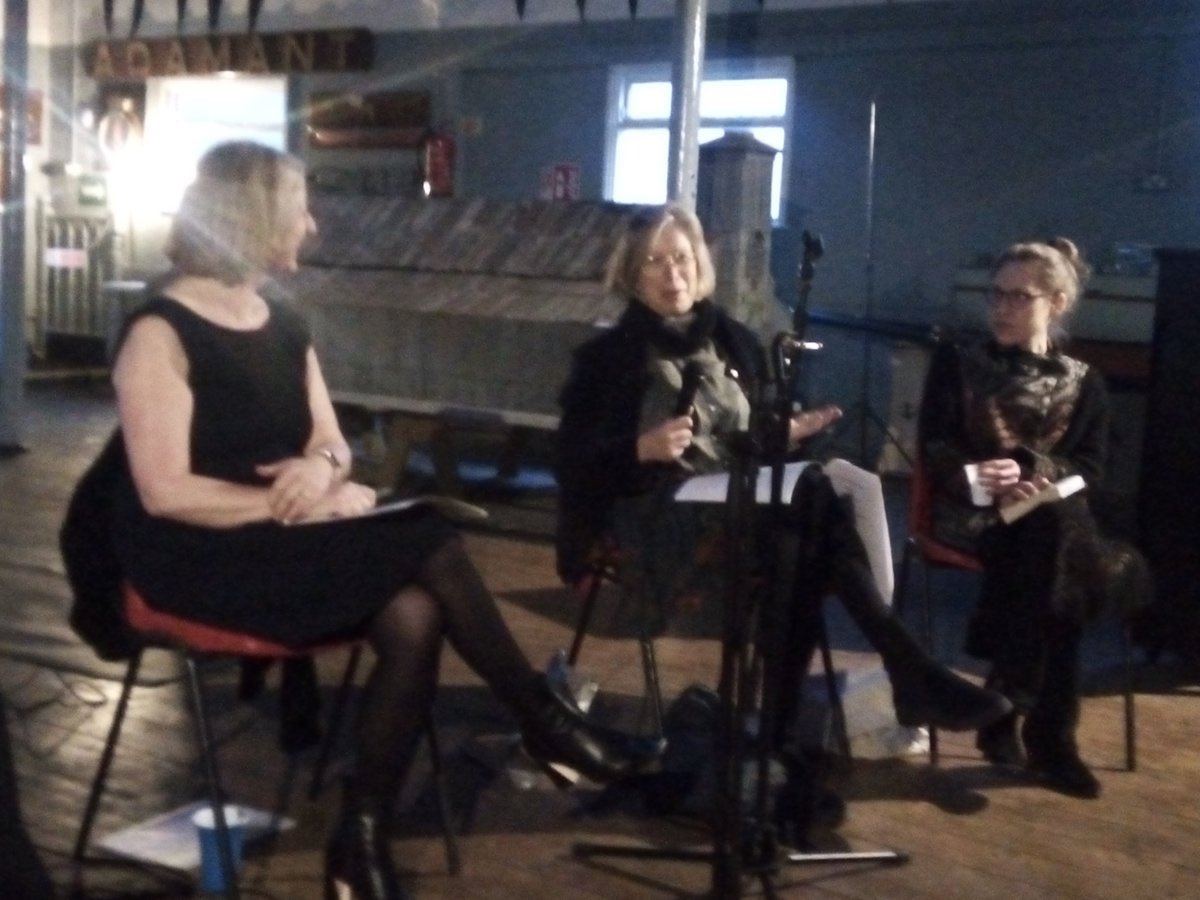 WritingCoachUK's tweet photo. I loved chairing our Friday literary event which raised raised £780 for @WarChildUK. ‘Fragile Borders, Fragile Bodies’, a fascinating evening thanks to @MirandaGoldWri1 @JollyAlice @anaseferovic #franlock and to @LauraFoundation for generosity, @RoopaFarooki for photos. #ukraine https://t.co/DI1YOMfDWC