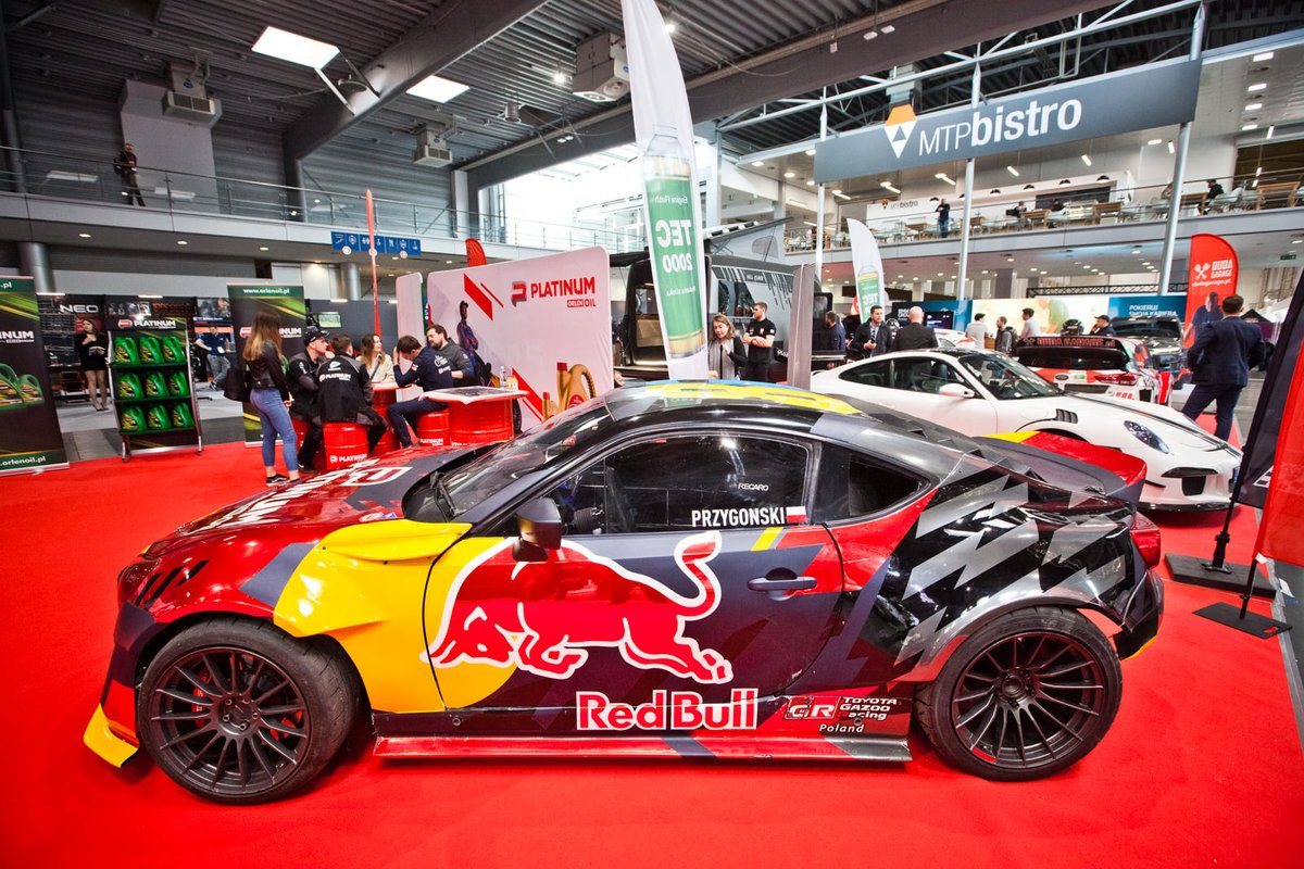 KibiceKubicy's tweet photo. Tymczasem na @PoznanMotorShow mocne akcenty motorsportowe... Nie przegapcie, dzisiaj ostatni dzień...

#MotorShow #Poznań @TeamORLEN @PKN_ORLEN #Verva #Platinum #Benzina @KubaPrzygonski #RedBull @ProkopOfficial #MPSports #JipoCars #ŁukaszByśkiniewicz @tvnturbo_turbo #BYŚ #MaxGear https://t.co/M8XL5YxmKB