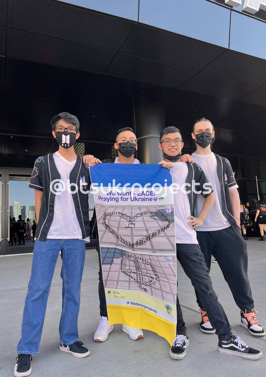 btsukrprojects's tweet photo. That’s so amazing 😊🙏🏻👍🏻 thank you for your support for Ukraine 😊🇺🇦💜 #BTSARMYWithUkraine #StandWithUkraine #BTS_PTD_ON_STAGE_LAS_VEGAS    And thank you Yoongi for recognizing at Weverse our projects for @BTS_twt 🇺🇦🙏🏻 https://t.co/m2uB1Wd0xI