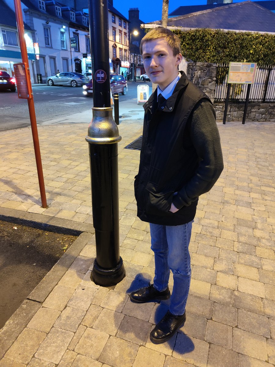 TrisBurnedLands's tweet photo. I was in Raphoe last night with my TUV mate spreading the word of the Irish Unionist Party!
I will be making plenty of more trips to the Donegal area to meet with local IUP in future. paid in GBP the whole night!
Only united can we hope to change the narrative! 🇬🇧☘️ 
#rethink32 https://t.co/fGRaUcMMGI