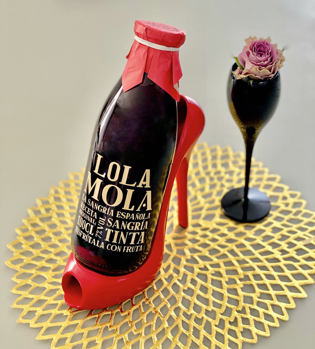 harumaru45's tweet photo. 教えていただいたサングリア🍷
"LOLA" MOLA👠🌹

お酒は甘口専門なので、好みドンピシャリの美味しさ❤️
リピ決定よ〜💋

#LOLAmola 
#ロラ・モラ
#ラ・サングリア・エスパニョーラ https://t.co/tiNsPzDqIR