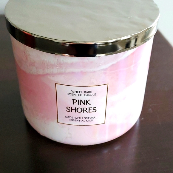 dree_miller's tweet photo. So good I had to share! Check out all the items I'm loving on @Poshmarkapp #poshmark #fashion #style #shopmycloset #bathbodyworks #nike: https://t.co/237cMPhUNN https://t.co/0rZSjSJtHP