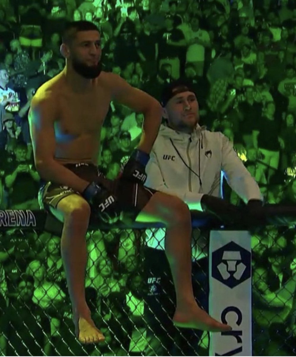 RobbiePoirier10's tweet photo. This is now officially one of my favourite MMA photos.

EVER. https://t.co/emAjyGWi4u