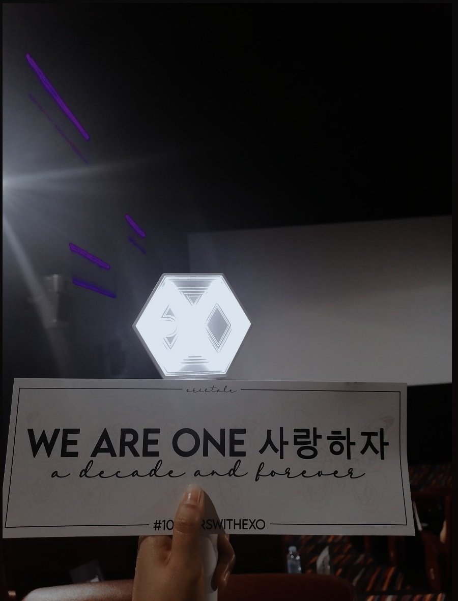 xieriz3n's tweet photo. to the whole team of @eristaledvo thank you! thank you so much for organizing this event. It was a dazzling Saturday 🥰 @weareoneEXO #1ΞX0 #10yearswithEXO #ERISTALEDVO https://t.co/gv3KkV0WzX