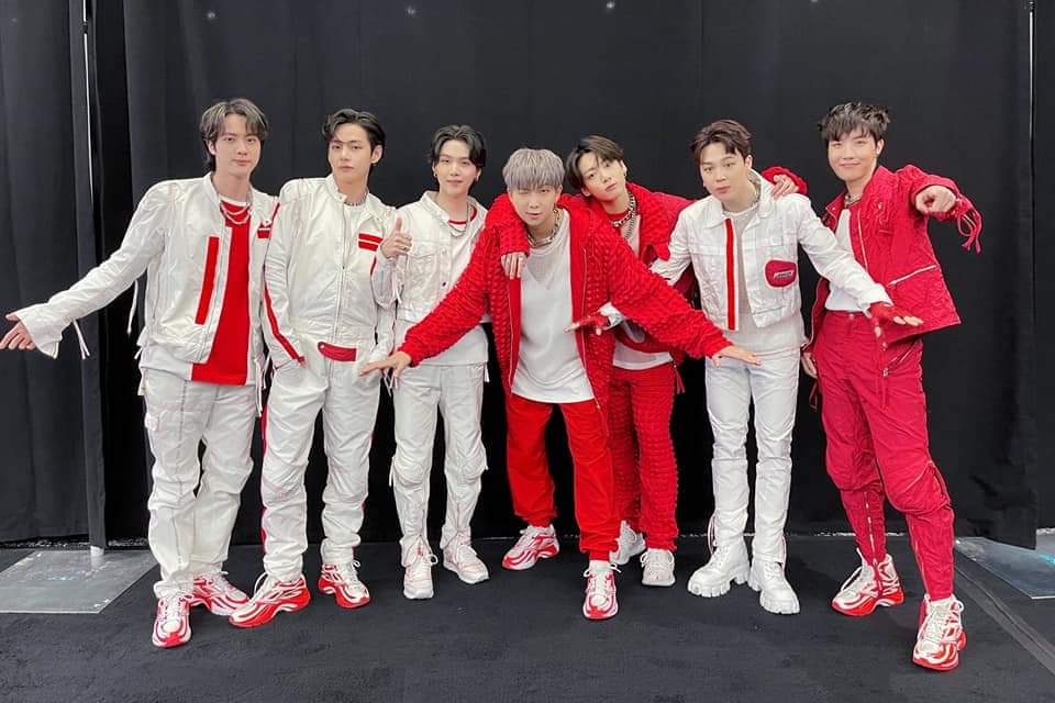 ladydi6116's tweet photo. Thank you BTS for today https://t.co/UCqWEF93Re