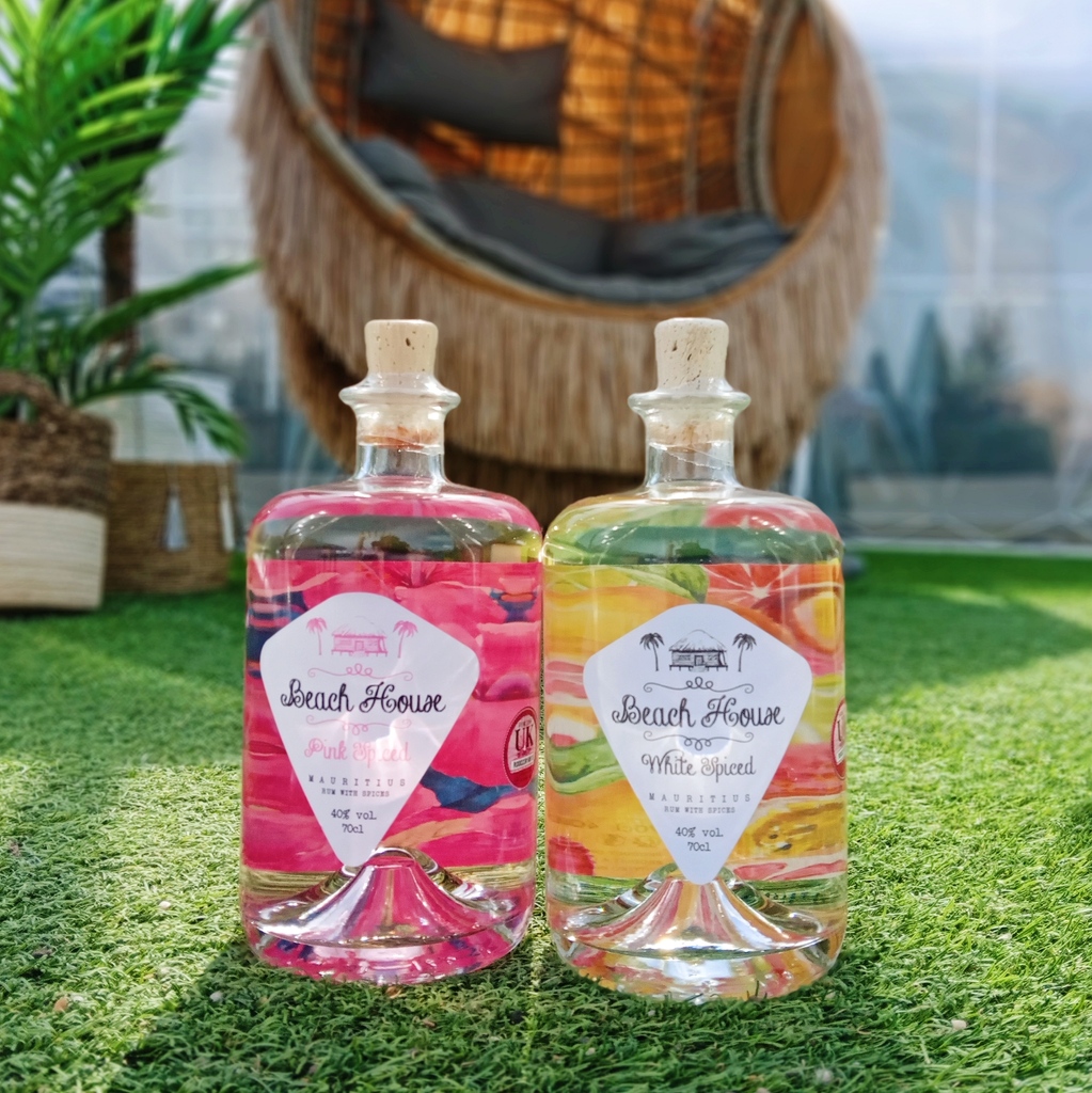 You have to try... these new spiced rums from Mauritius by @beachhouserum

The Pink is has flavors of hibiscus, blackcurrant, grapefruit and coconut

The White has tropical aromas of lychee, grapefruit, lime and passion fruit. 

Which would you go for? (It's ok to say both!)