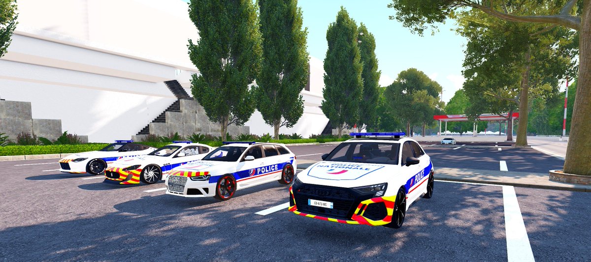 PN_A4L's tweet photo. La Police Nationale a dernièrement bénéficié de nouveaux véhicules de fonctions. #PN @ArmaForLife https://t.co/kBGNyx4ezF