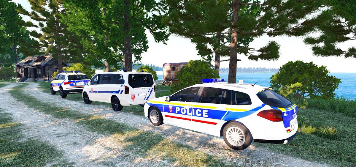 PN_A4L's tweet photo. La Police Nationale a dernièrement bénéficié de nouveaux véhicules de fonctions. #PN @ArmaForLife https://t.co/kBGNyx4ezF
