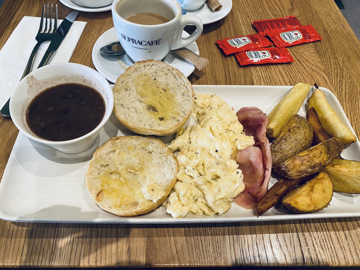 Isra Alcázar tweet media