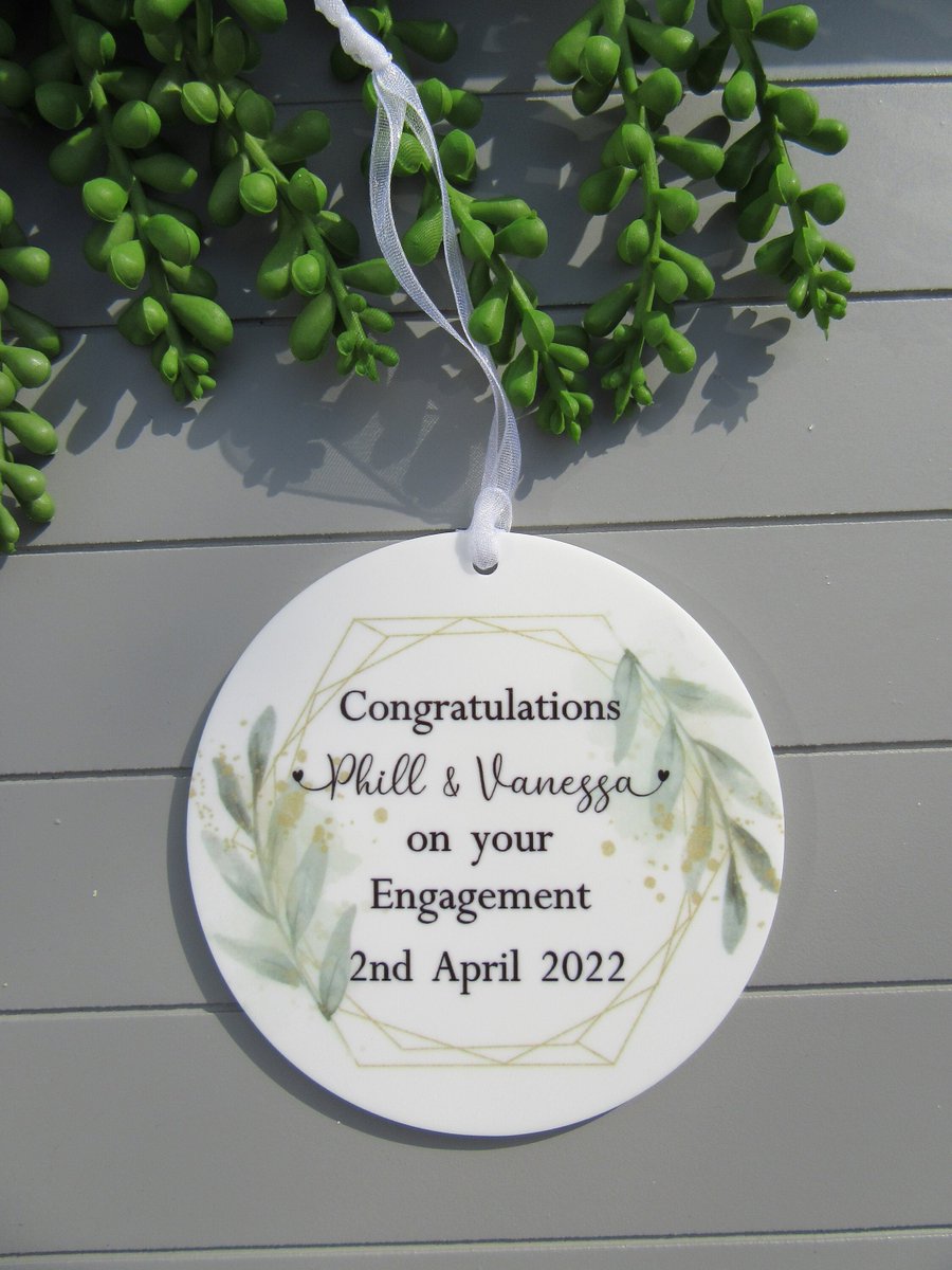 JulesHandmade's tweet photo. Engagement Gift Personalised Keepsake, Engaged Ornament Present. https://t.co/22aw6wi4Mh #personalised #keepsake #ornament #eucalyptus #engagement #engaged #engagementgift #congratulationsgift #engagementpartygift #mrandmrstobe #juleshandmadegifts https://t.co/kRpZTOJyDA