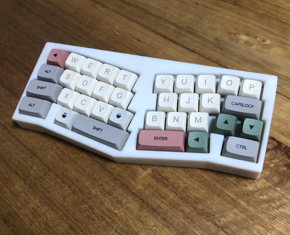 kurihary's tweet image. handwired with a RP2040-Zero 
Keyboard:C-13X
Switch:Gateron CAP V2 Milk Brown
Keycap:XDA DyeSub PBT 131（9009）etc.
#KEEB_PD #KEEB_PD_R91 #PRK_Firmware