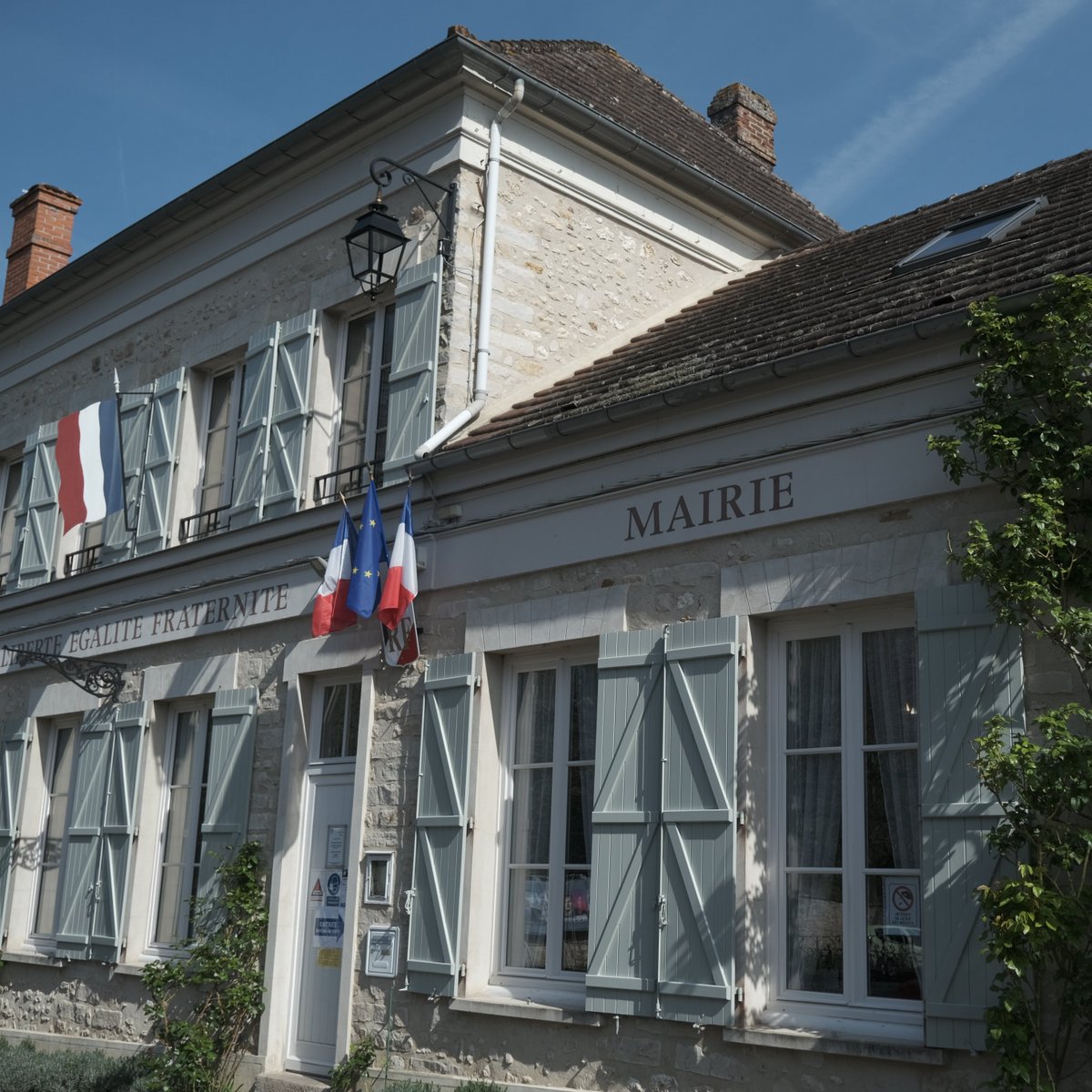 JosephMarien's tweet photo. Live tweet présidentielles 2022 🗳️

Aujourd'hui on se retrouve pour suivre le premier tour de l’#élection présidentielle depuis la mairie de Courances en Essonne (91), village de 345 habitants.

#Election2022 #electionpresidentielle2022
#JeVote #10avril #1erTour https://t.co/UsZMX2r74B