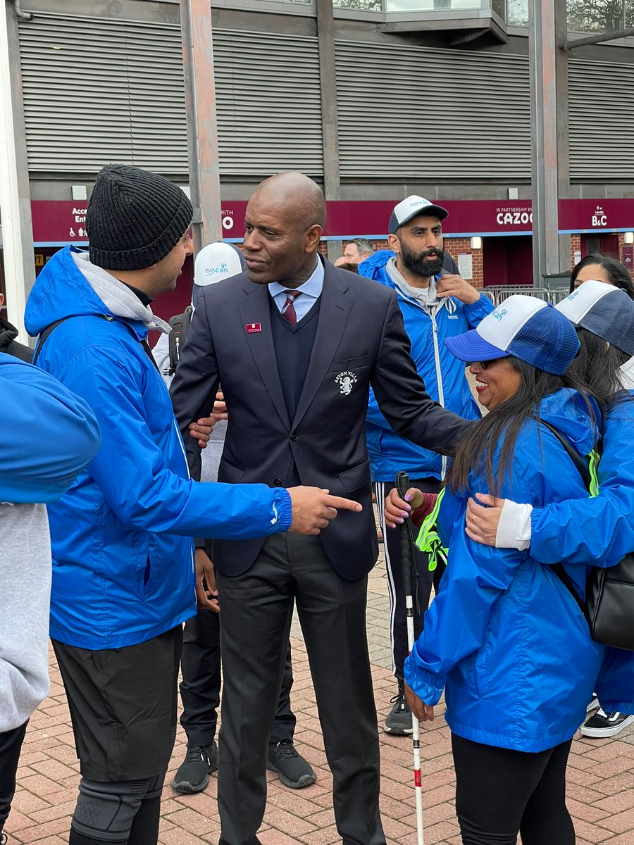 PunjabiVillans's tweet photo. A big thank you to @IanTaylor7 who graciously took time out to come and greet us at the finish line of the 120 mile hike. @PunjabiSpurs @EyeCanCharity #Legend #IT7
Donations:
https://t.co/TaOSk10JIm https://t.co/8OE9DaM6Uu