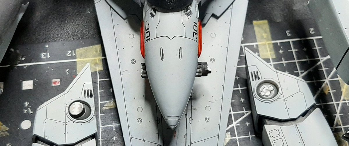 jzulu01's tweet photo. Ah, yes, nothing like catastrophic failure on *final* assembly.

#マクロス
#battroid
#バトロイド
#プラモ 
#plamo
#macross https://t.co/uifofEg1zU