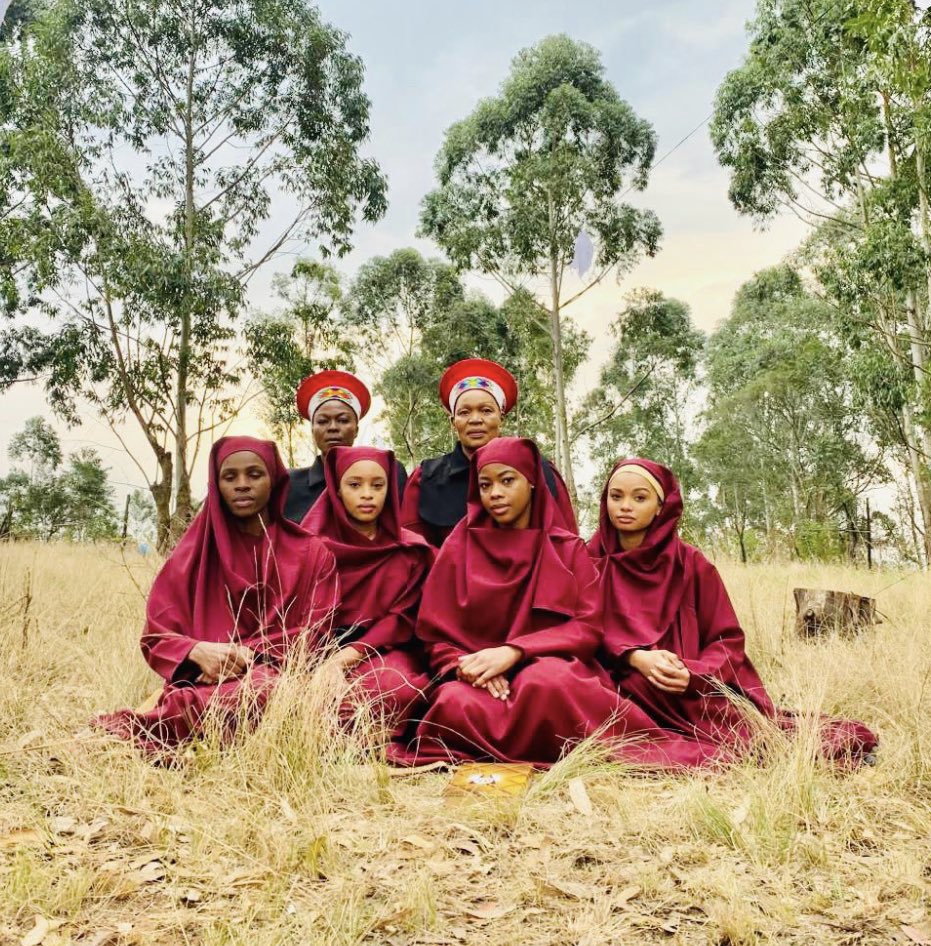 PhilMphela's tweet photo. TV: Umkhokha coming to Showmax 

The faith based hit series, starring Deli Malinga and Sthandiwe Kgoroge, will be available to stream next week. 

Umkhokha Season 1 streaming from Monday, April 11th. 

#KgopoloReports https://t.co/smkBEBZX7o