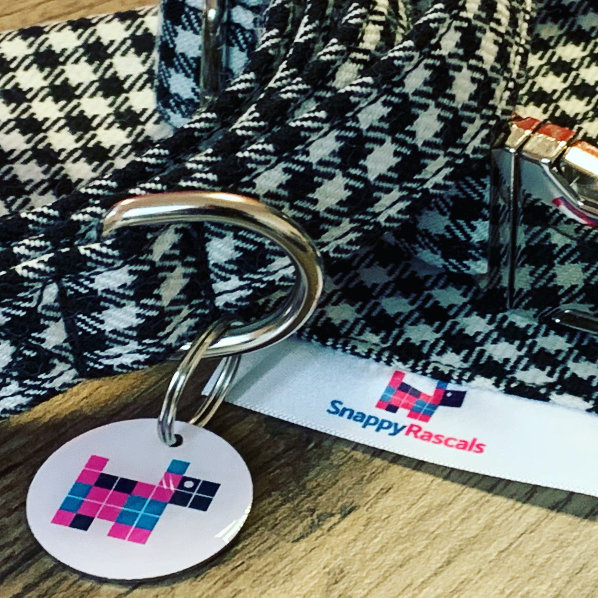 snappyrascals's tweet photo. You can’t take your dog to the Newcastle match, but you can match Newcastle to your dog with our Northumbrian Collection designer dogwear range. #dog #dogcollar #dogsofnewcastle #dogwear #geordiedogs #newcastle #newcastledogs #newcastleunited #northumberland #nufc #tartan https://t.co/I3cOzfTlgm