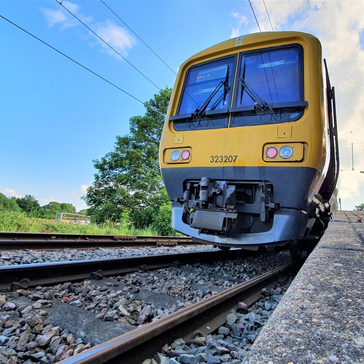 WestMidRailway's tweet photo. Help us help you. We're looking for members to join our #CustomerPanel to provide constructive feedback (most of it online). If you're interested in making a difference, find out more here > https://t.co/wlam5ecXGC
#TrainTravel #TravelAdvice #FeedbackForm https://t.co/dtKH7eG6dk
