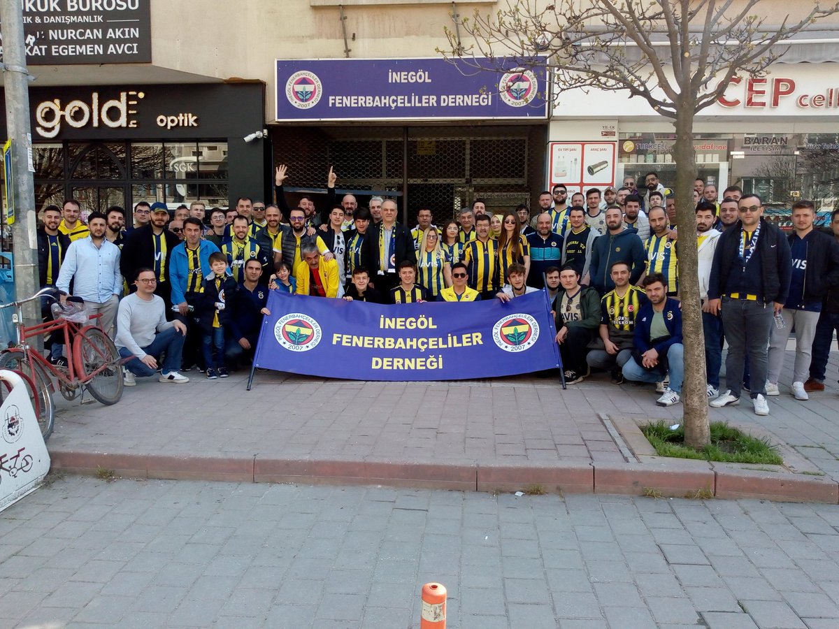 İNEGÖL FENERBAHÇELİLER DERNEĞİ üyeleri ve taraftarlarımızla Dünyanın En Büyük DERBİSİ FENERBAHÇE Galatasaray maçına iki otobüs ile yola çıktı. Her zaman, her koşulda Dünyanın en güzel takımını desteklemey devam ediyoruz, edeceğiz. YAŞASIN FENERBAHÇE
<a href="/Fenerbahce/">Fenerbahçe SK</a> 
<a href="/are1907/">Asil Ramazan Erkan</a>