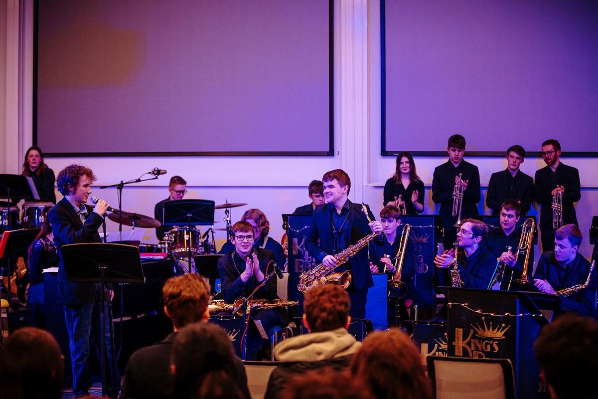 KingsBigBand1's tweet photo. Our trumpets combined forces for Backrow Politics! @lovemusictrust @Jamie__Sharp @Johntrom75 @LifeatKings @CulturalKings @kingsartshums @KingsCollegeLon @kclsu @KCLSUEvents #kingscollegelondon #kcl #kclsu #lifeatkings #culturalkings https://t.co/lvJCGy7VSW