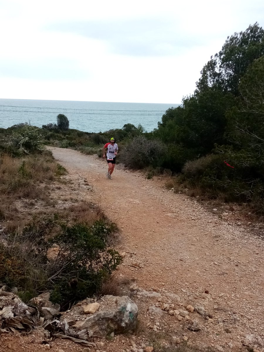 ajuntamentvng's tweet photo. 🏃‍♀️500 atletes tornen a córrer la @CursaColls després de 2 anys d’absència. 

🏃🏃‍♂️Una competició amb recorreguts de 8,5 i 15 km per l'espai natural d’Els Colls-Miralpeix i amb un desnivell de 200m,  excel·lent per a corredors novells i experts #trailrunning #natura #collsmiralpeix https://t.co/SRCGoij21f