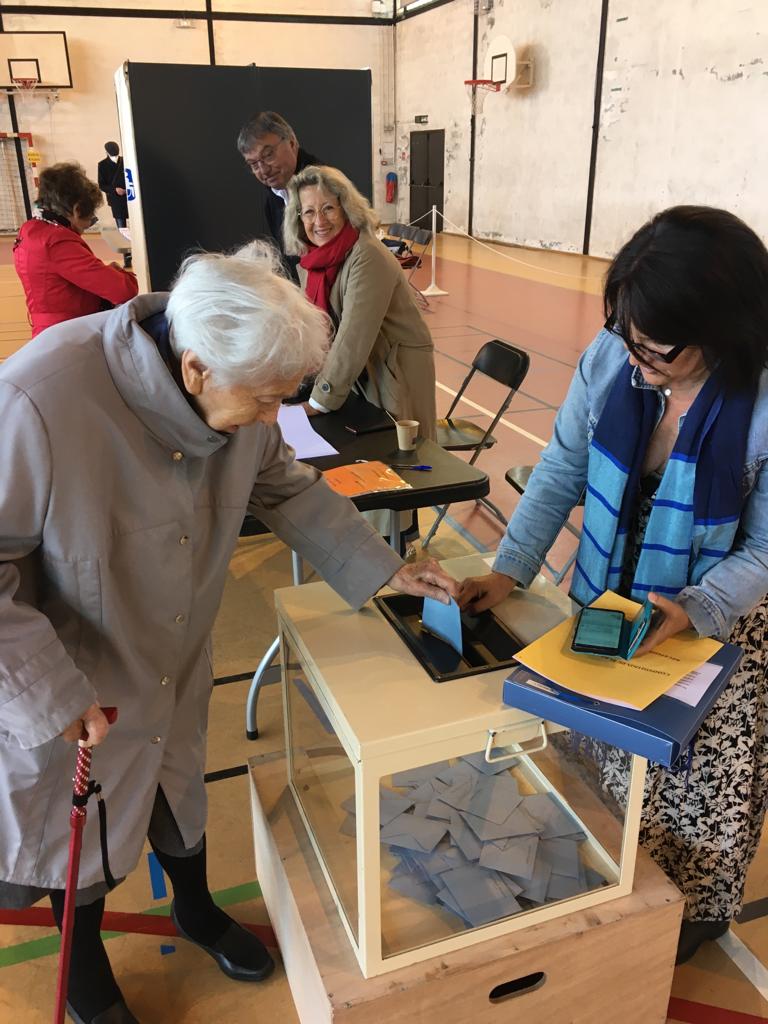 Chloe 😷 tweet media