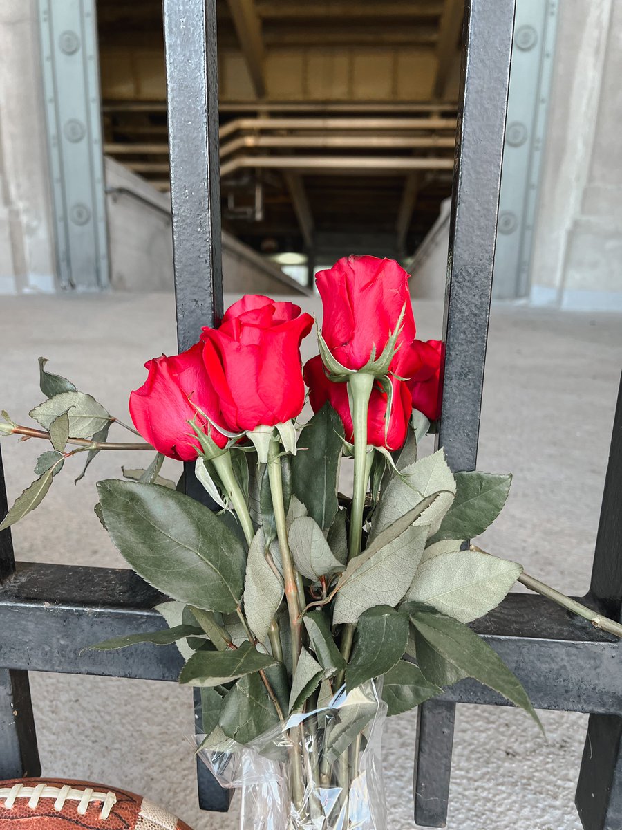 sammyjanes's tweet photo. Today our hearts are broken for your family and friends. Buckeye Nation won’t forget you, I promise. #FlyHigh7 #RIPDwayneHaskins https://t.co/MSpZLx2tYa