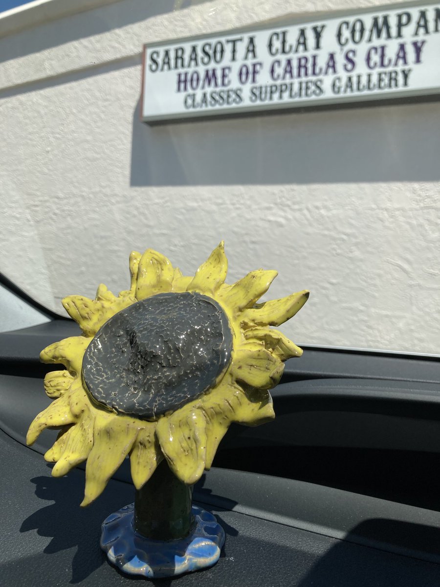 SonzShine's tweet photo. My first clay creation! This was more difficult than expected. Fundraising for Ukraine with teacher Viktoria 💙💛@SarasotaClayCompany #SupportUkraine https://t.co/7ZoSGtaRwP