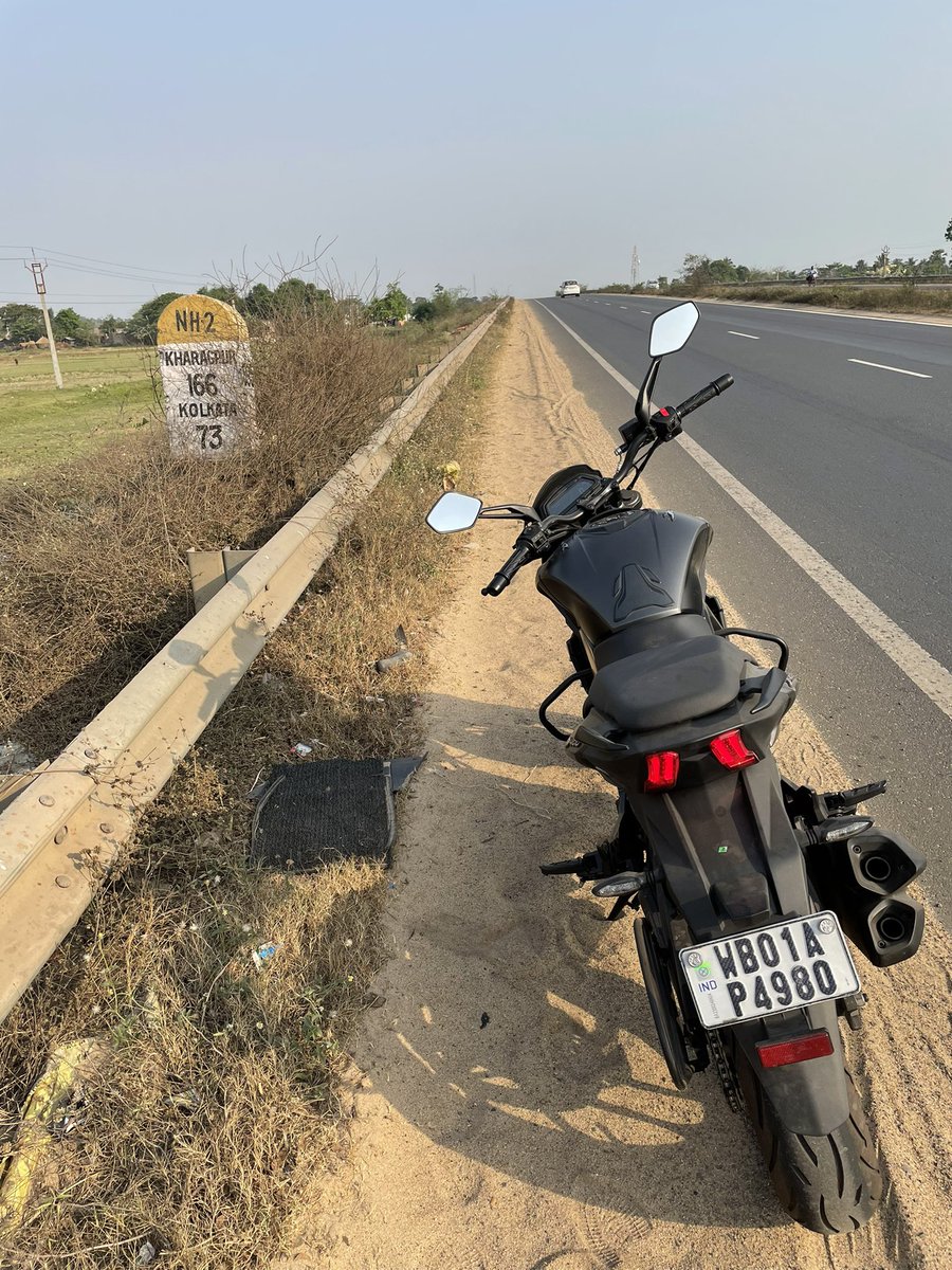 Zee_Petrosapien's tweet photo. Aah! Still got a lot to cover. Add 10 more to it to my house.
Need to make it before sunset to break roza fast at home.
#Wanderlust #On2wheels. https://t.co/lMXiAlJ0Dv