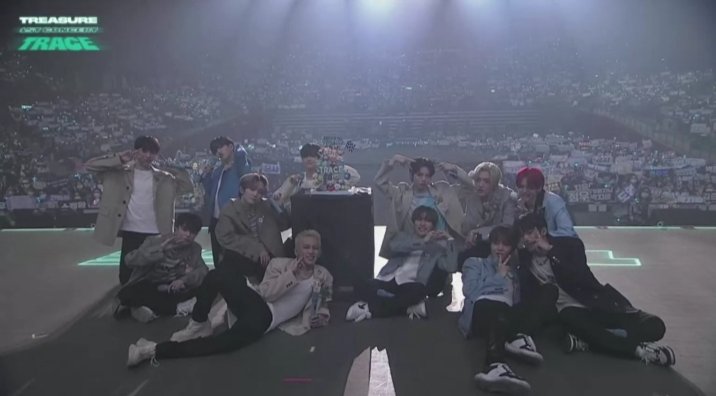 serotoninwoo's tweet photo. we wish our treasures keep shining -ygtb
@treasuremembers https://t.co/1ng7eD29f0