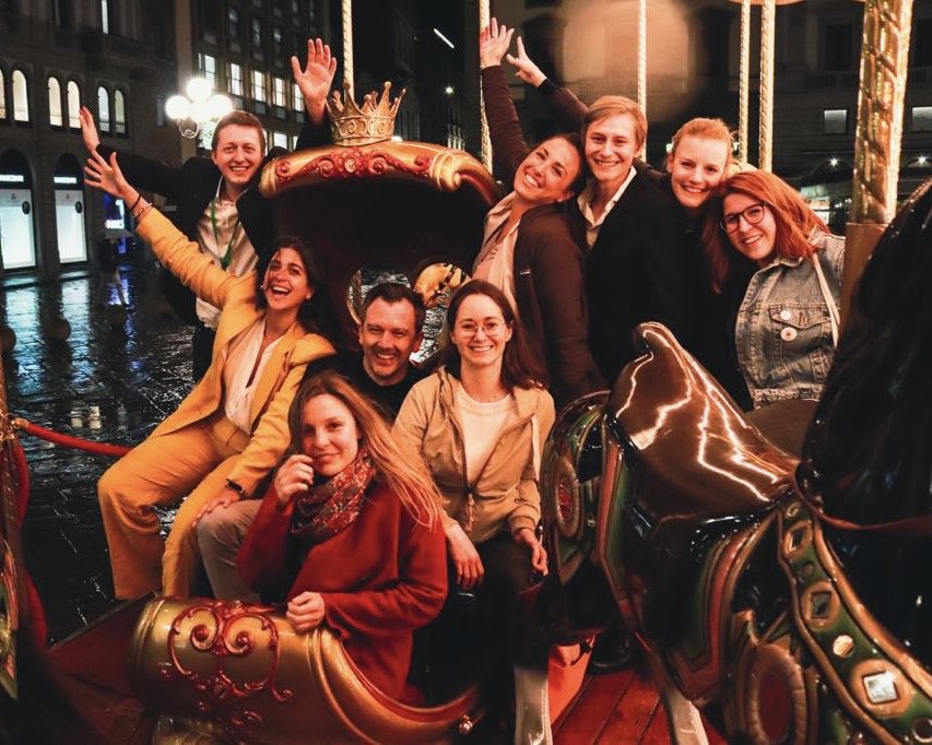 Our new group picture taken in Florence at the ⁦⁦<a href="/SIRSGlobal/">Schizophrenia International Research Society</a>⁩… ⁦<a href="/UZH_ch/">Universität Zürich</a>⁩ ⁦<a href="/UZH_en/">University of Zurich</a>⁩ ⁦<a href="/snf_ch/">Schweizerischer Nationalfonds (SNF)</a>⁩ Spinning ideas about schizophrenia research 🎠