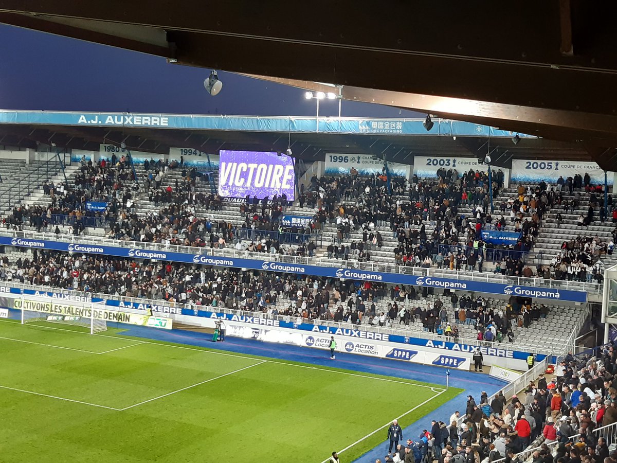 Quoi de mieux qu'une victoire de <a href="/AJA/">AJ Auxerre</a> ce soir pour remercier les 2.500 soignants et leurs proches présents en tribune <a href="/GroupamaPVL/">Groupama Paris Val de Loire</a> . Encore merci.