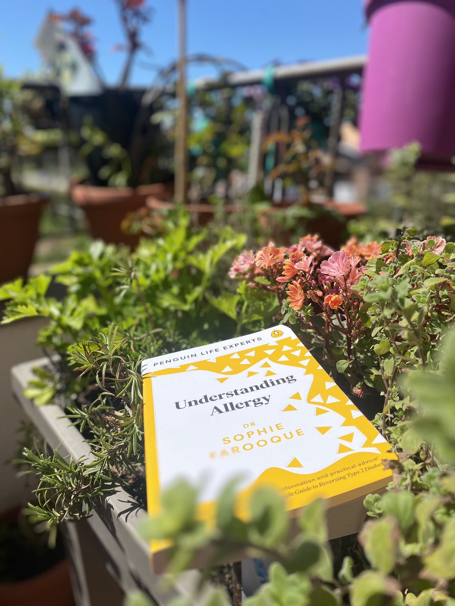 jakob7gp's tweet photo. #understandingallergy a book I will prescribe! 🖋 @LondonAllergy what about translating it? https://t.co/P4kFjfklVe