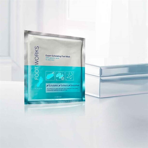 reblegemc's tweet photo. Exfoliate rough skin or moisturise dry skin with our choice of brilliant foot masks. ✨

With a choice of exfoliating and moisturising footmasks at only £5 they're the fantastic way to treat your feet 👣
https://t.co/1VgbwKo4ex
#SoftFeet #Moisturise #Exfoliate https://t.co/5kIUx3lwOb