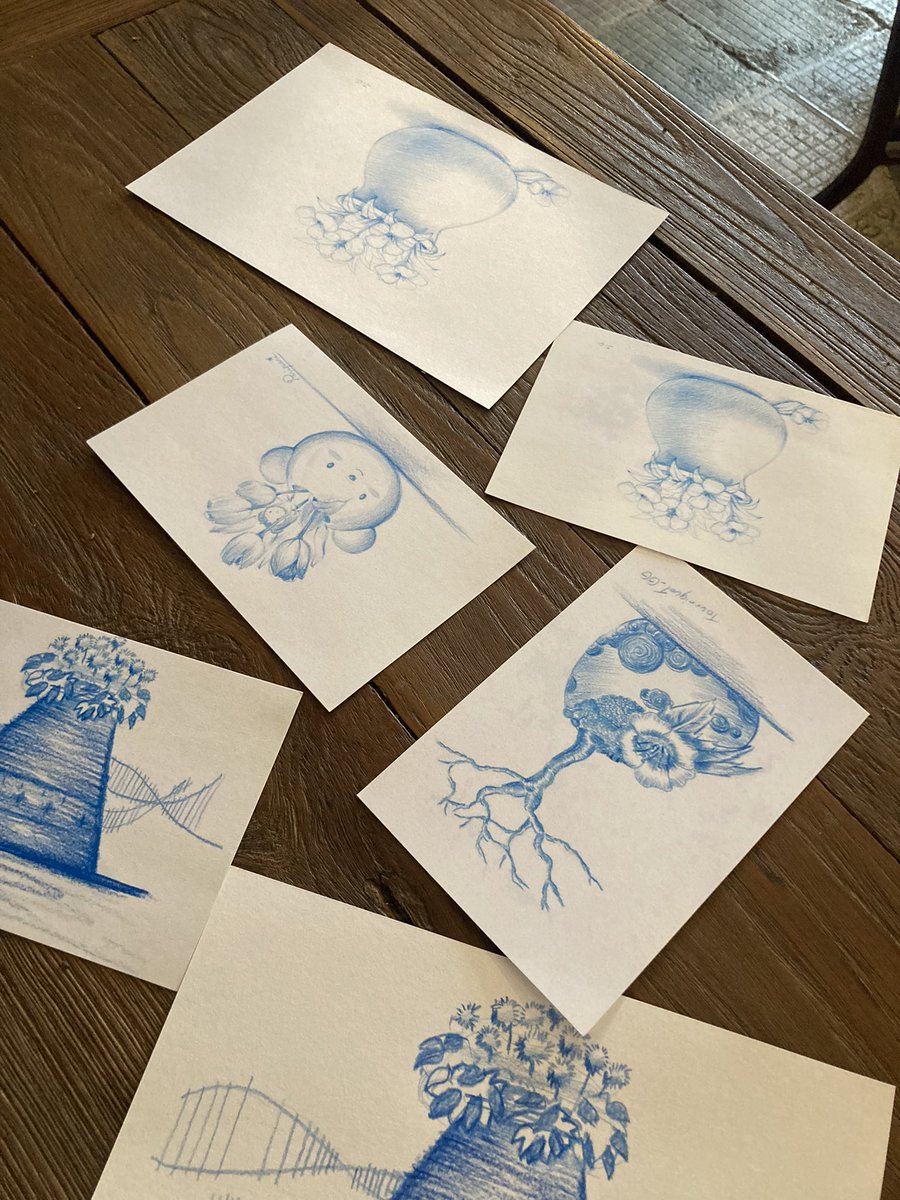 RBNeallaen's tweet photo. Amazing artworks from my talented students @JobcreateNFTs @tuckoparipari @TTournique Thank you @Playspacebkk1 for providing RBworkshop space💙
good coffee+pizza+cake😆💙
#NFTCommunity #NFTCreators #royalblue #rbart https://t.co/KADCmzLgw2