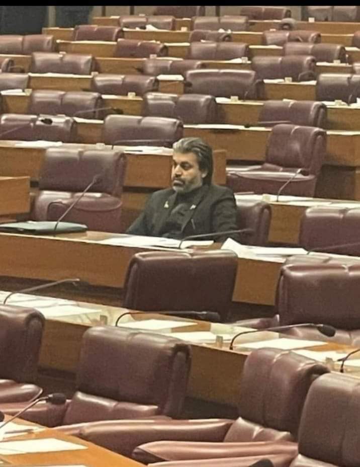 KashifSahito91's tweet photo. اِس کی وفاداری ، سچائی ،جرئت ،ہمت اور اخلاق کو سلام ۔۔۔ https://t.co/tuLwlxhDZk