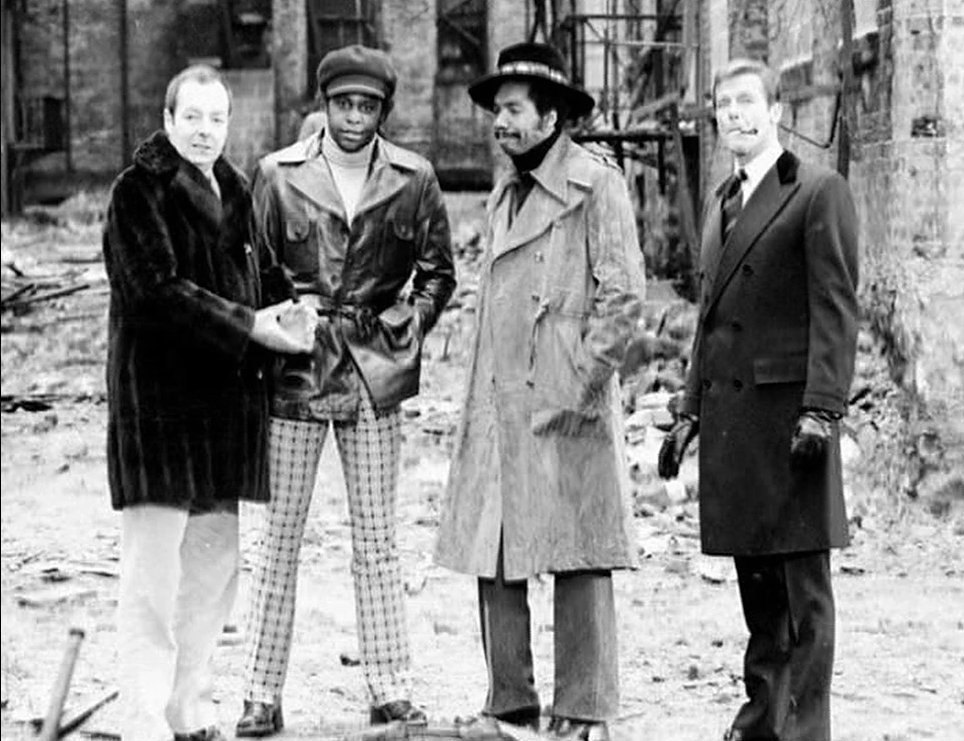 jfkenney's tweet photo. Roger Moore dug being 007, but his most beloved project was the short time he spent in the Doo-wop group The Satin Heartaches. They had a #28 hit in 1971 with "Little Star." Some remember the legendary outdoor concert for charity they gave in 1972 in NYC!
#theRogerMooreLifestyle https://t.co/5EL1oVRnsc