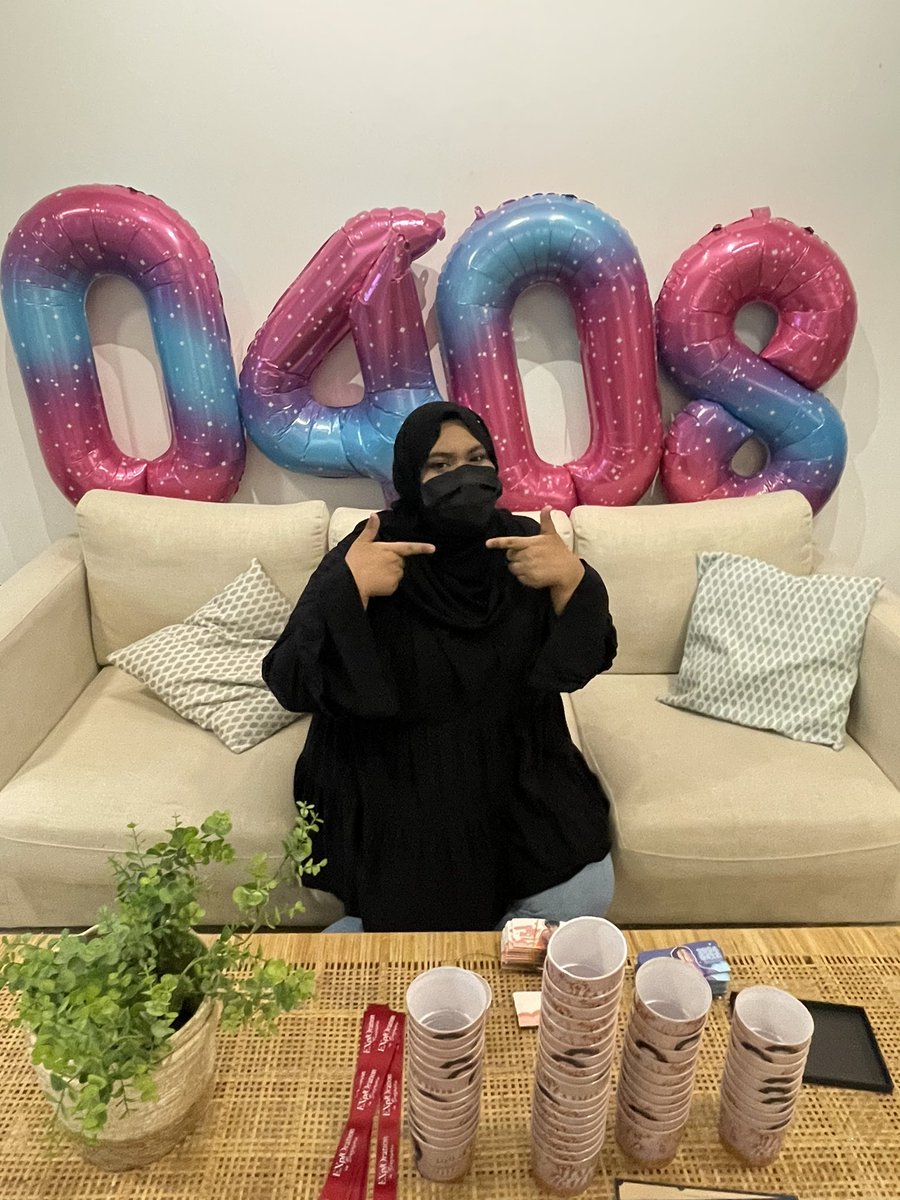 loeybieber2804's tweet photo. hehe goodjob &amp; thankyou @aeriarcade chingus for always planning 💯 EXO events ❤️
 and ofcourse must always come with my exol buddy @baek2thefuture_  hehe 🥰

#aeriarcade
#EXOGRAPHY
#10yearswithEXO https://t.co/lOm9mOXgQ6